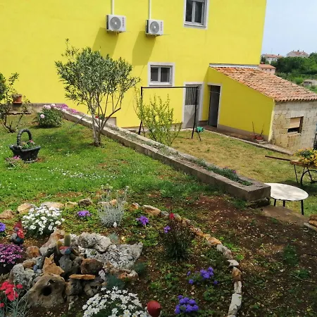 Oasis L&d Apartment Pula