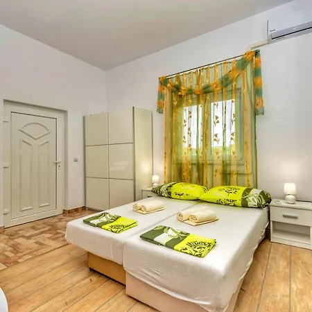 Oasis L&d * Pula